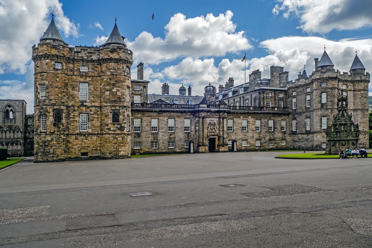 holyroodhouse, holyrood palace, residence-1591006.jpg