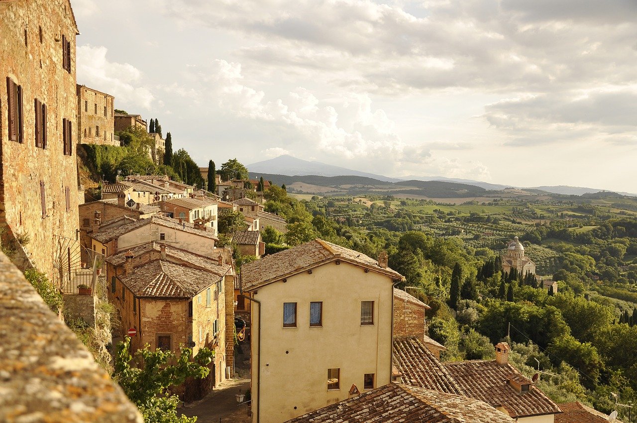 italy, tuscany, town-2273767.jpg